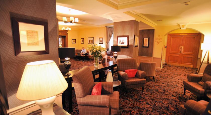 Golden Lion Hotel Stirling Esterno foto
