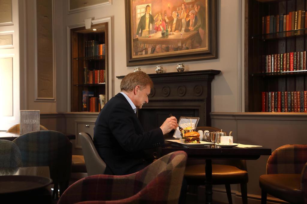 Golden Lion Hotel Stirling Esterno foto