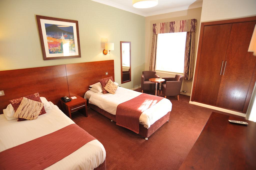 Golden Lion Hotel Stirling Esterno foto