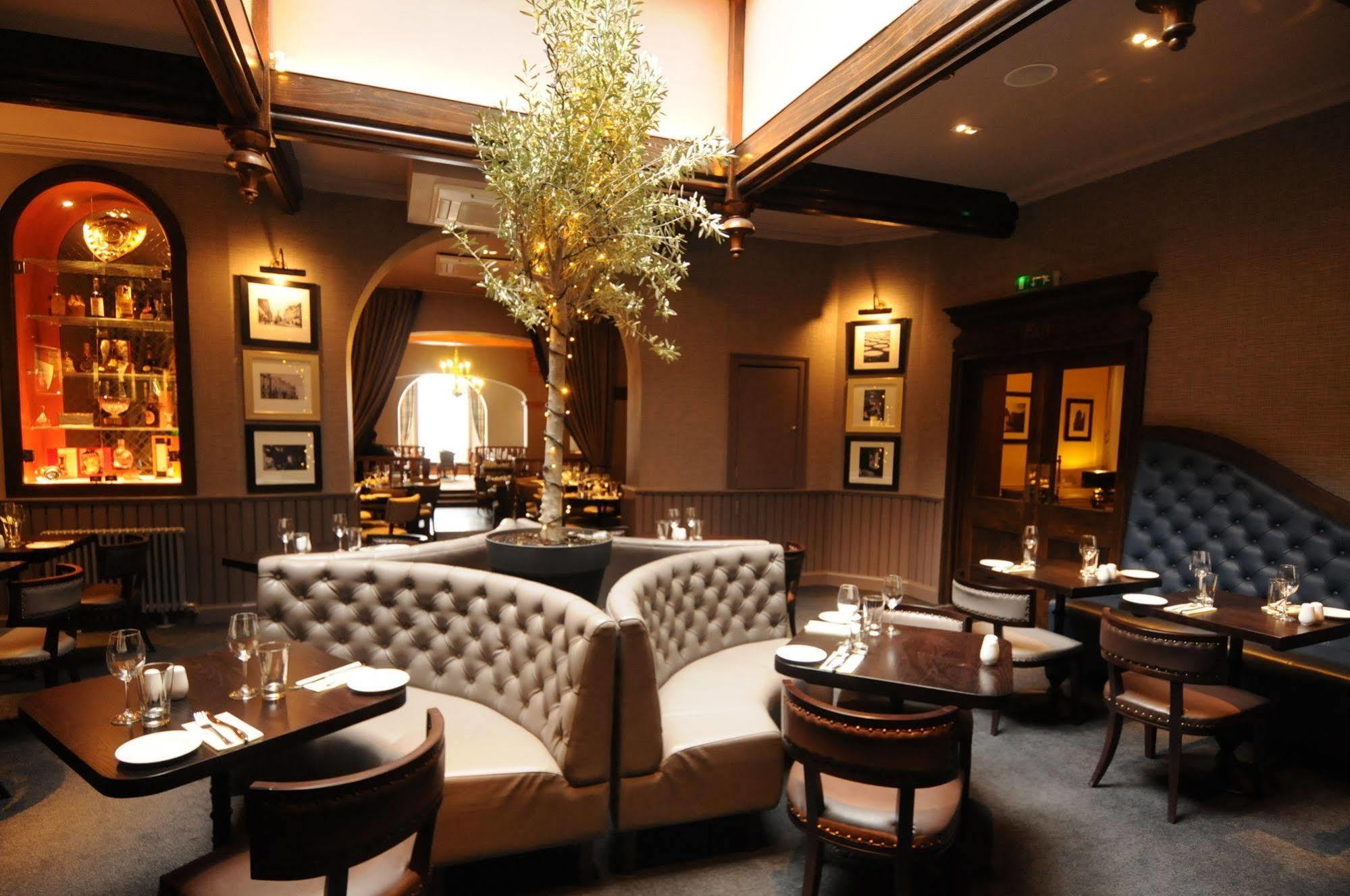 Golden Lion Hotel Stirling Esterno foto