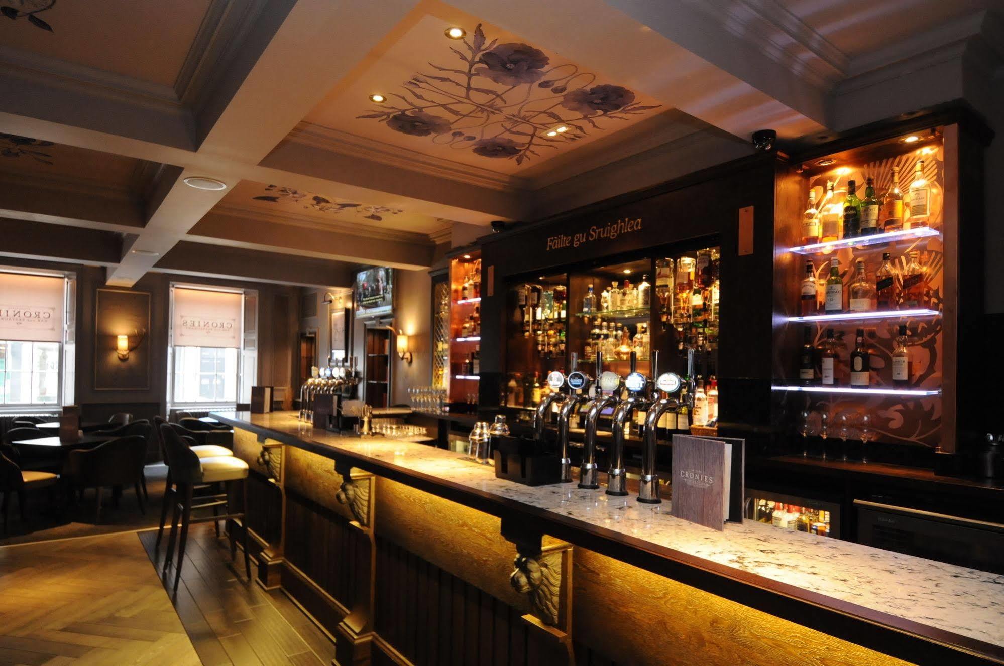 Golden Lion Hotel Stirling Esterno foto